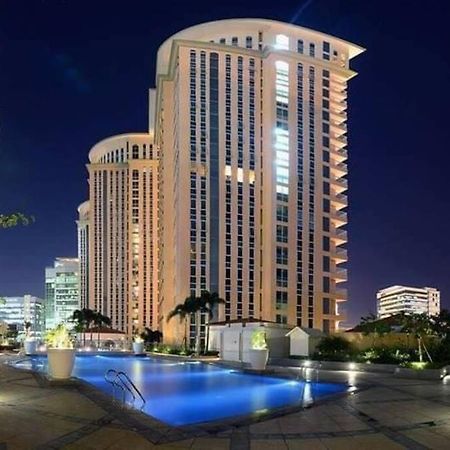 A2J Luxury 1Br Balcony Suite Near Venice Mall Bgc Manila Kültér fotó