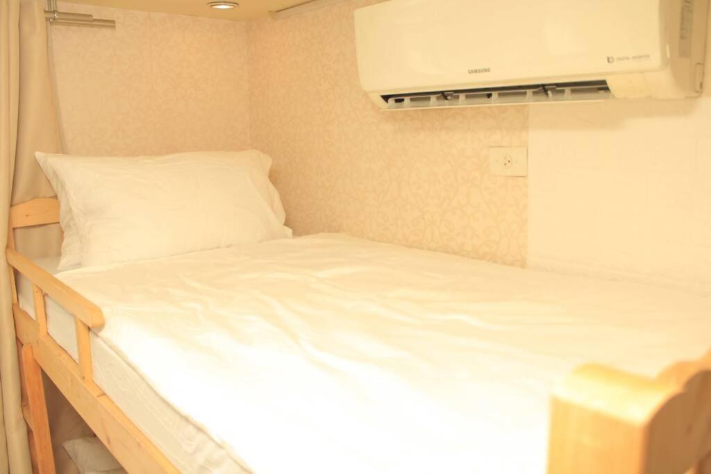 A2J Luxury 1Br Balcony Suite Near Venice Mall Bgc Manila Kültér fotó