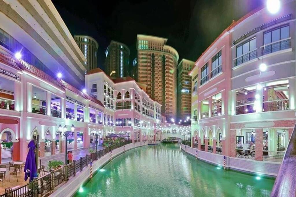 A2J Luxury 1Br Balcony Suite Near Venice Mall Bgc Manila Kültér fotó